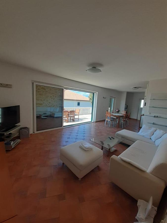 Apartments Ilicic Supetar Exterior photo
